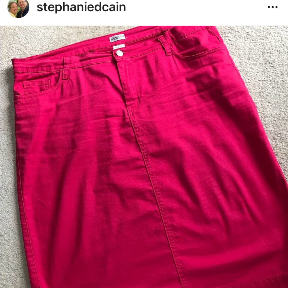 ISO Jade MacKenzie fuchsia skirt